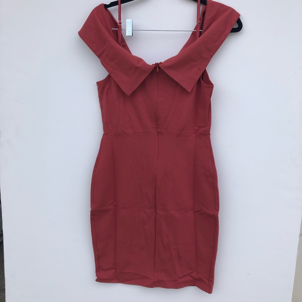 NWT Soprano Cold Shoulder Stretch Dress - Picture 4 of 8